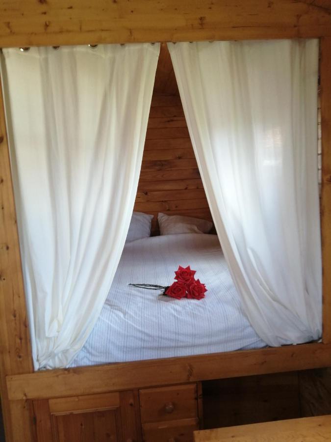 Roulotte Et Jacuzzi De Rachel Au Domaine Du Reuze Villa Winnezeele Exteriör bild